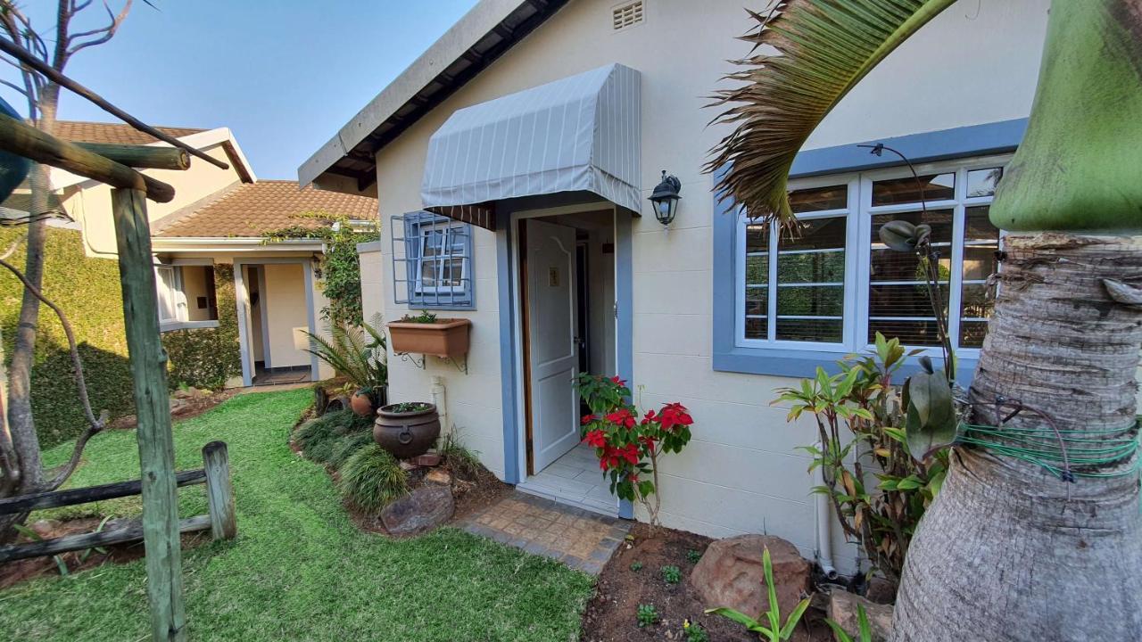 The Lazy Lizard Hotel Durban Exterior photo